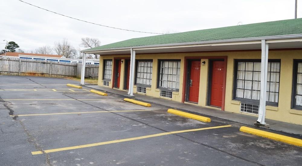 Budget inn photo 13