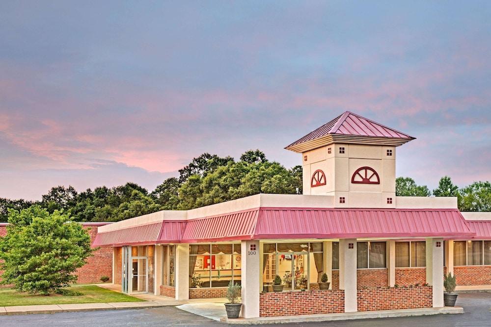 Super 8 by Wyndham Gaffney — hotel in Gaffney
