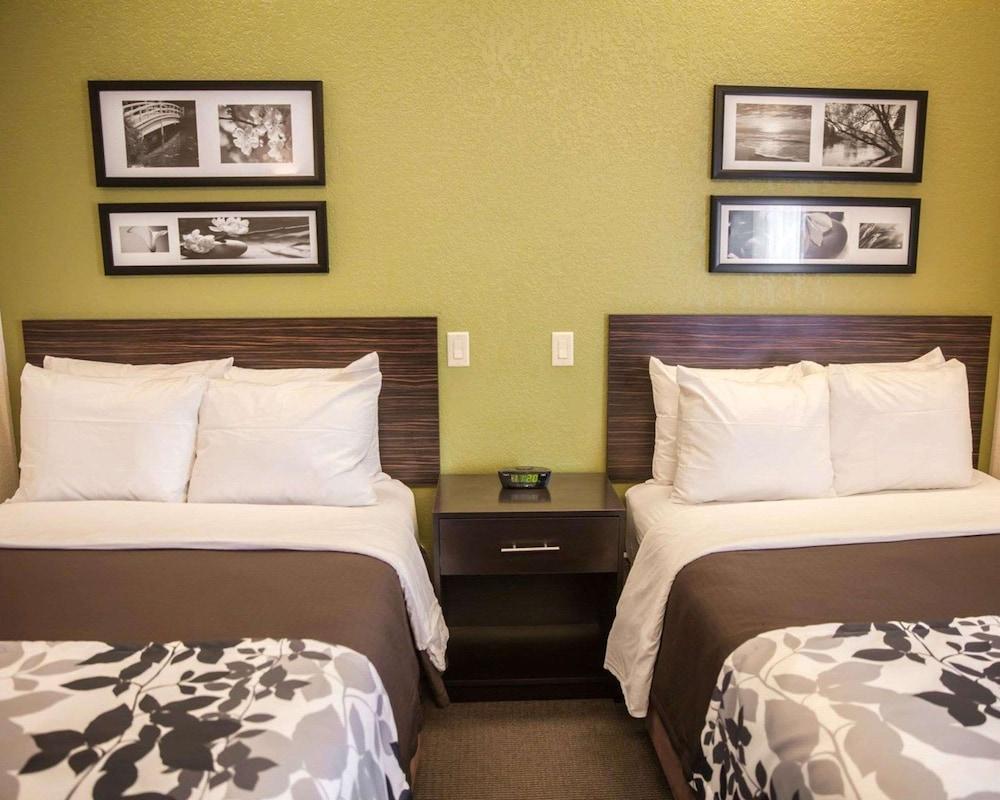 Sleep Inn & Suites photo 56