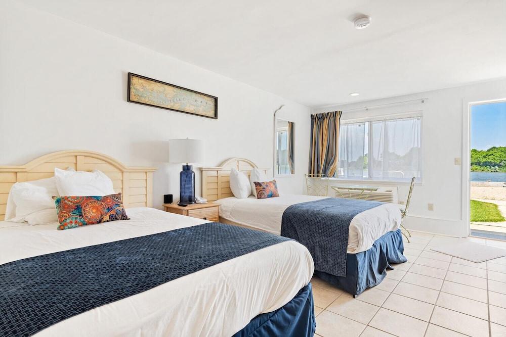 Lowes Wharf Marina Inn photo 11