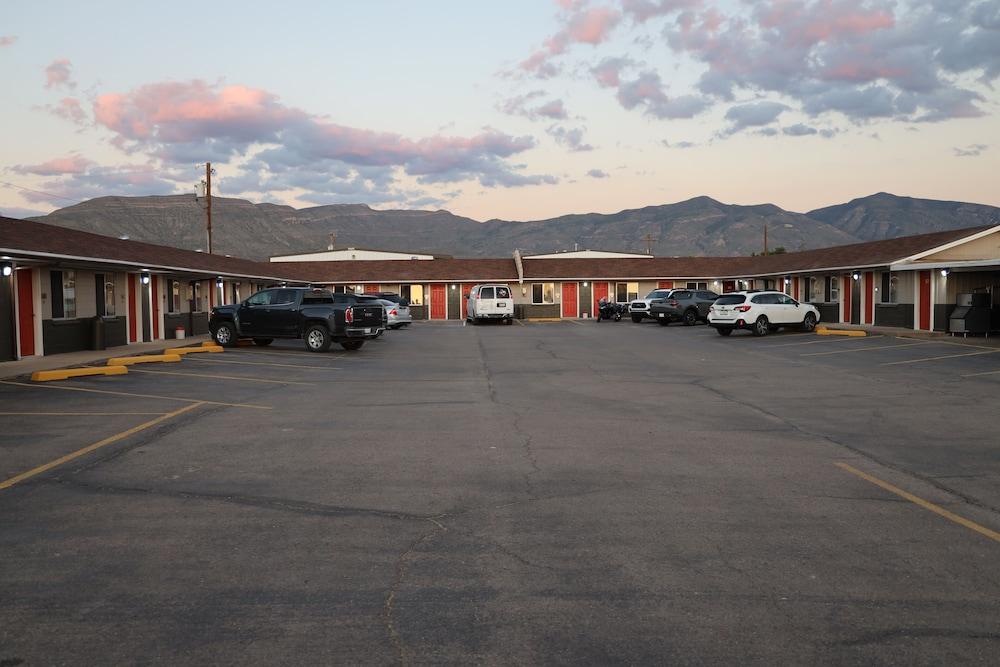 Budget Inn photo 7