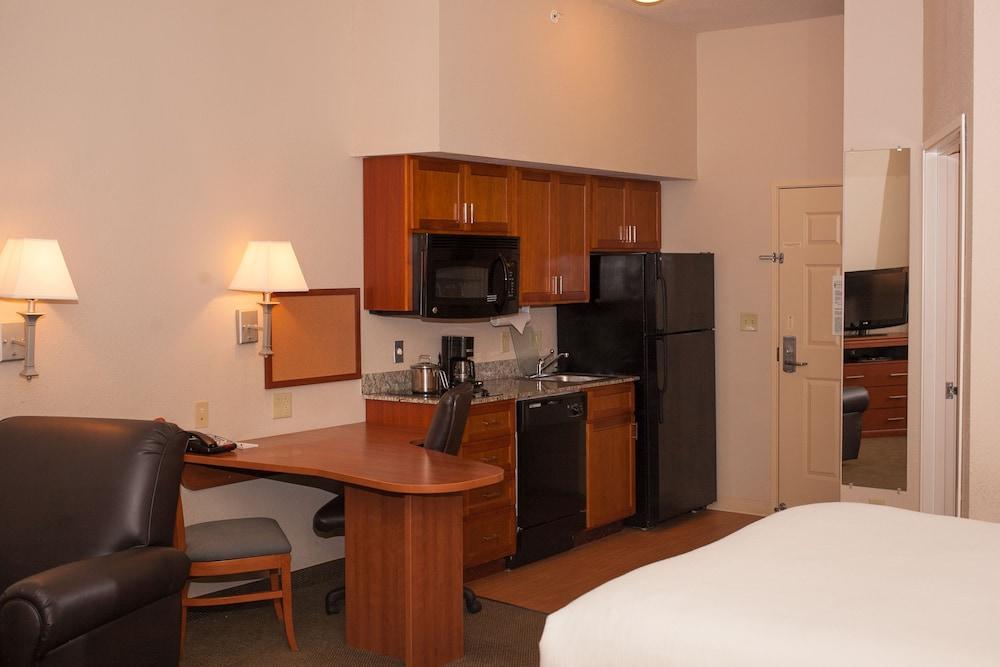 Candlewood Suites Logan by IHG photo 12