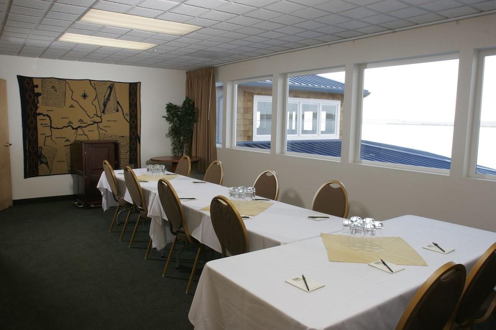 River Lodge And Grill photo 45