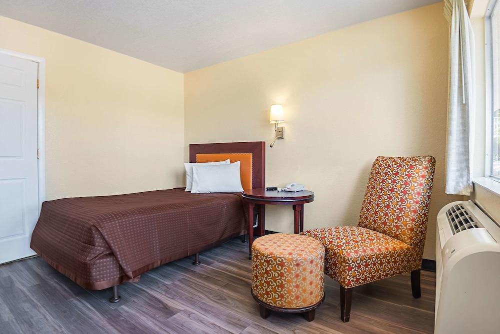 Rodeway Inn Kissimmee Maingate West photo 28