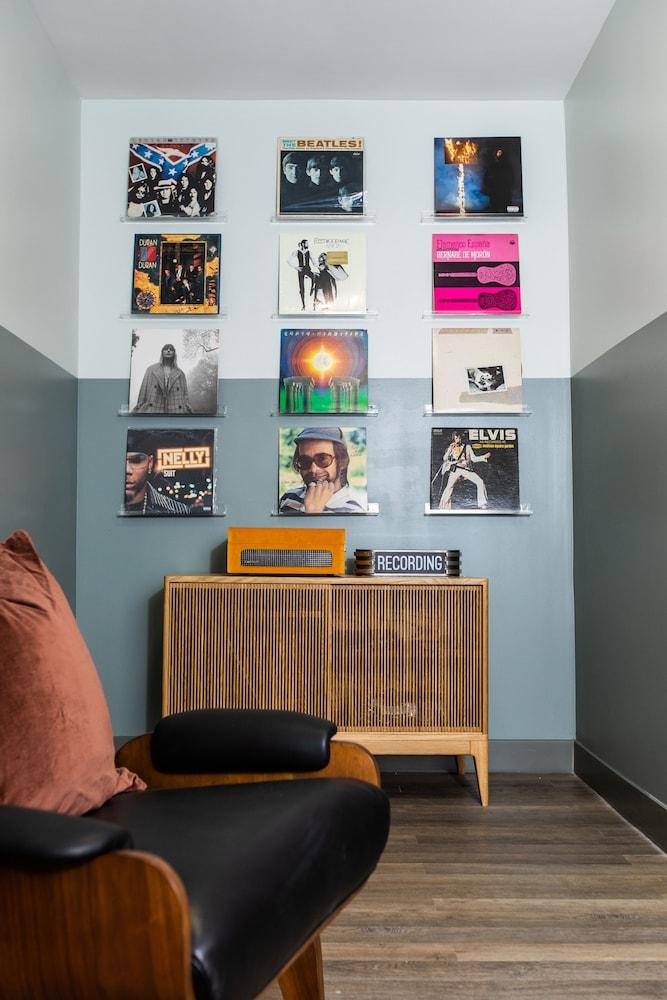voco The Darwin Atlanta Midtown by IHG photo 12