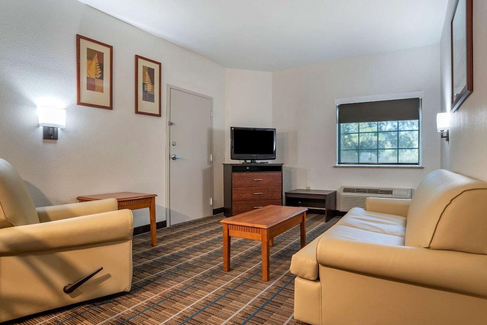 MainStay Suites Denham Springs - Baton Rouge East photo 22