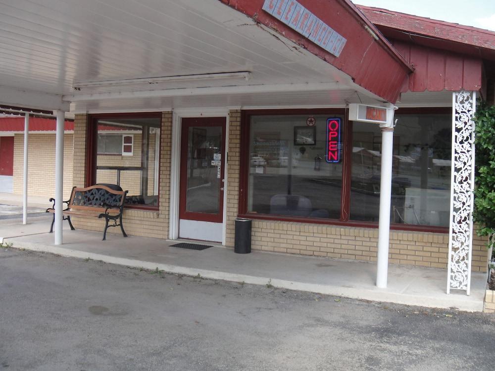 The Hills Motel photo 2