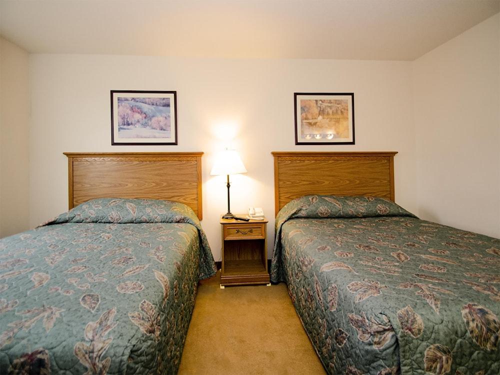 Urbana Inn & Suites photo 5