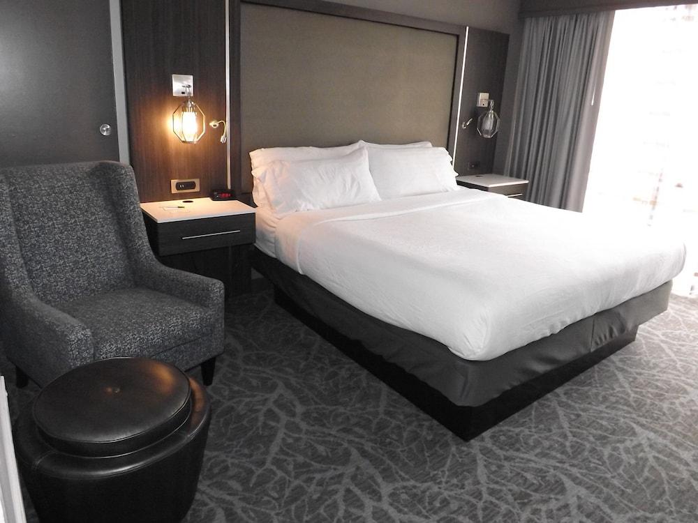Holiday Inn Downtown Memphis by IHG photo 3