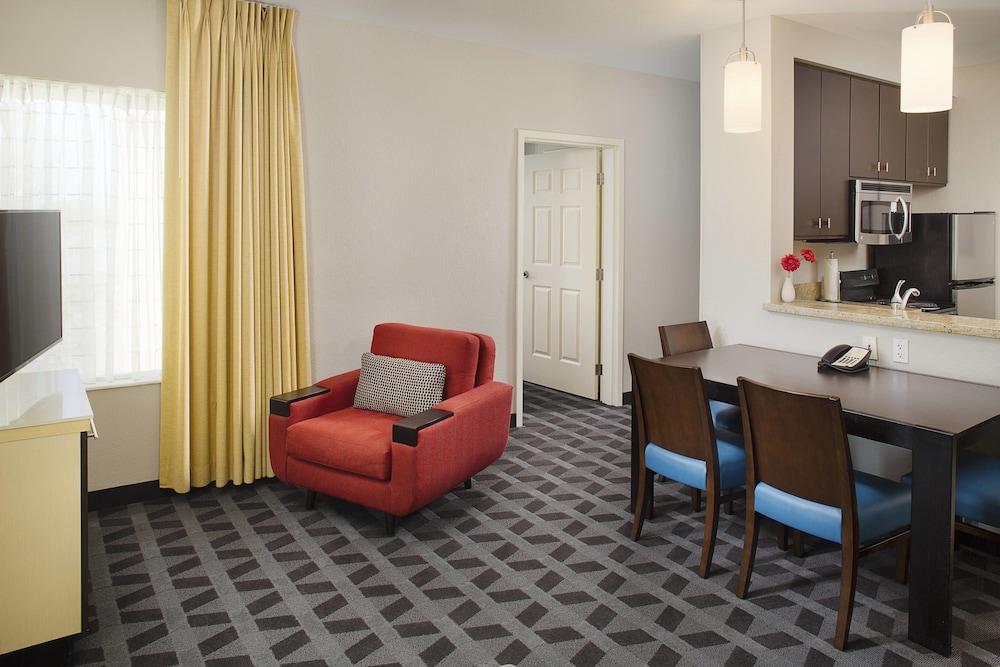 TownePlace Suites by Marriott Goodyear photo 5