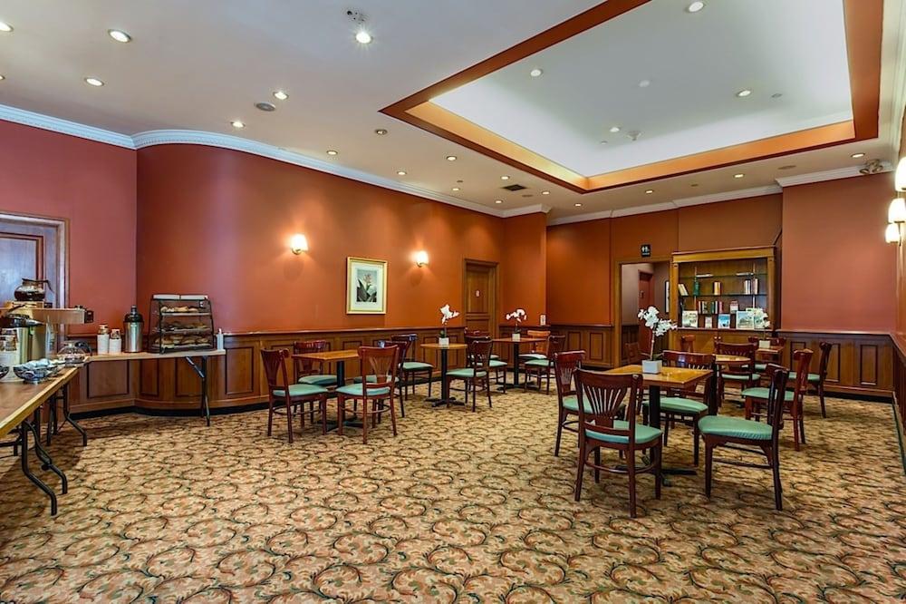Chelsea Savoy Hotel photo 4