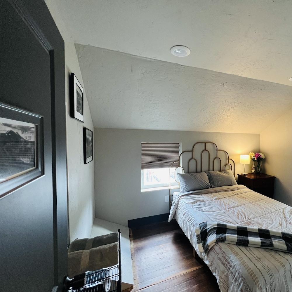 Treeline Hostel photo 3