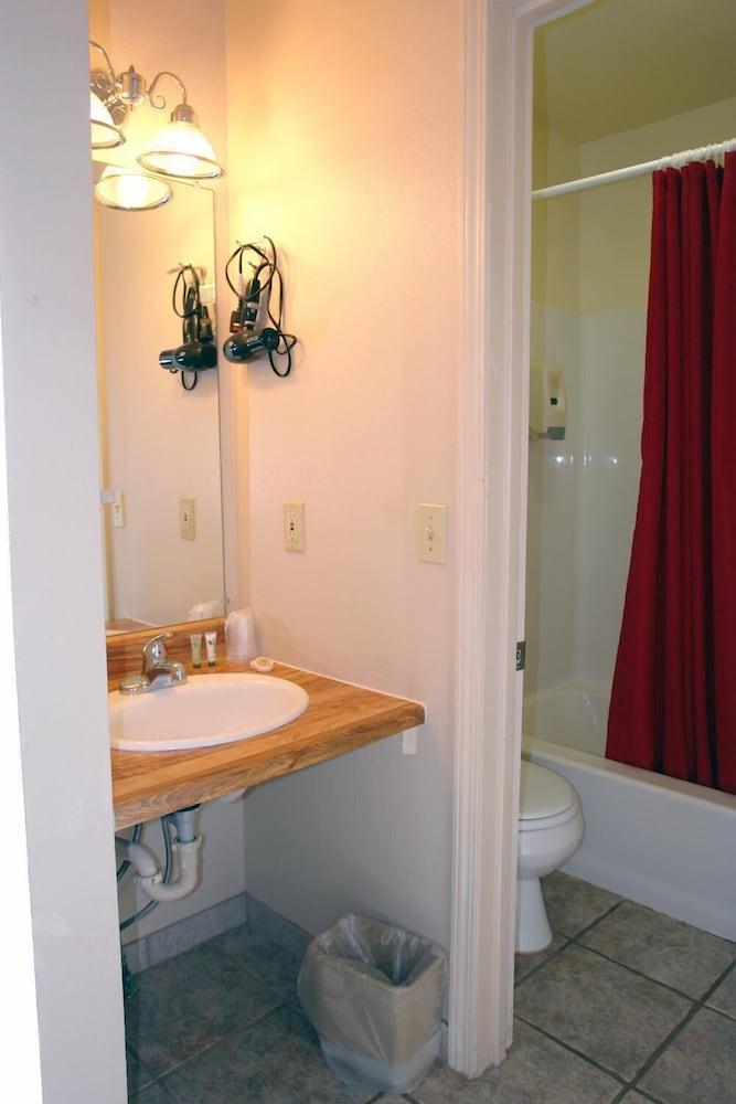 Carter Mountain Motel photo 36