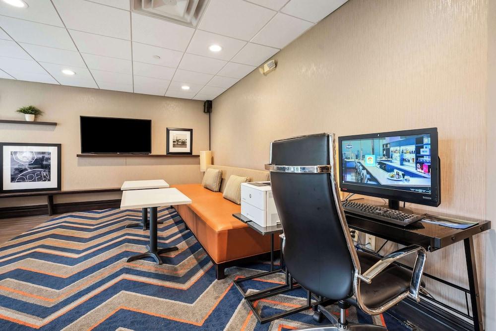 Hampton Inn Ridgefield Park photo 68