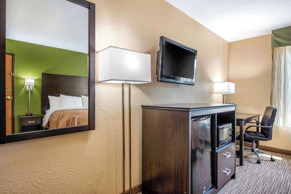 Quality Inn & Suites Brandenburg - Fort Knox photo 26