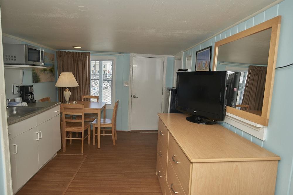Marguerite Motel photo 31