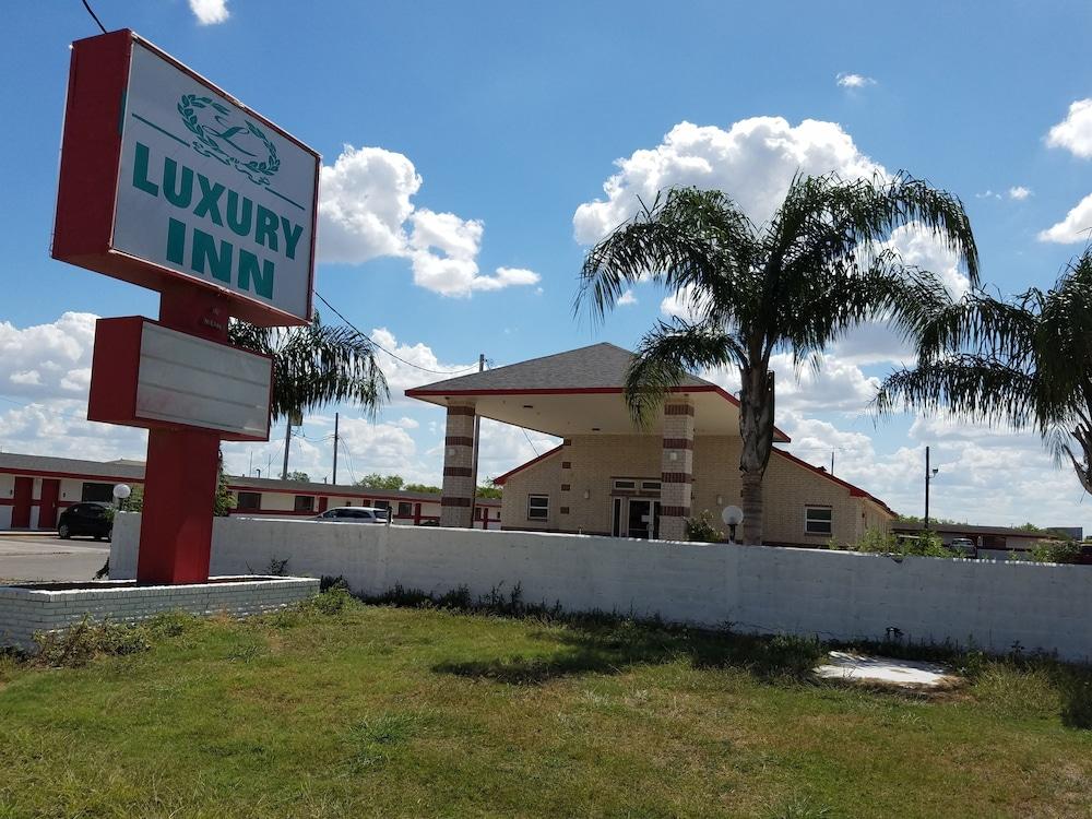 Luxury Inn & RV Park photo 1