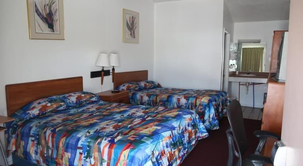 Frontier Motel photo 7
