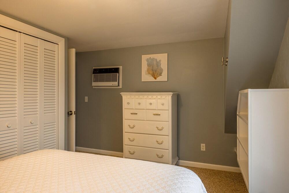Eagle House Motel photo 82