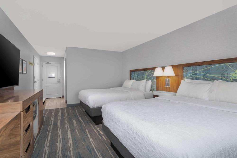 Hampton Inn & Suites Lincoln - Northeast I-80 photo 5