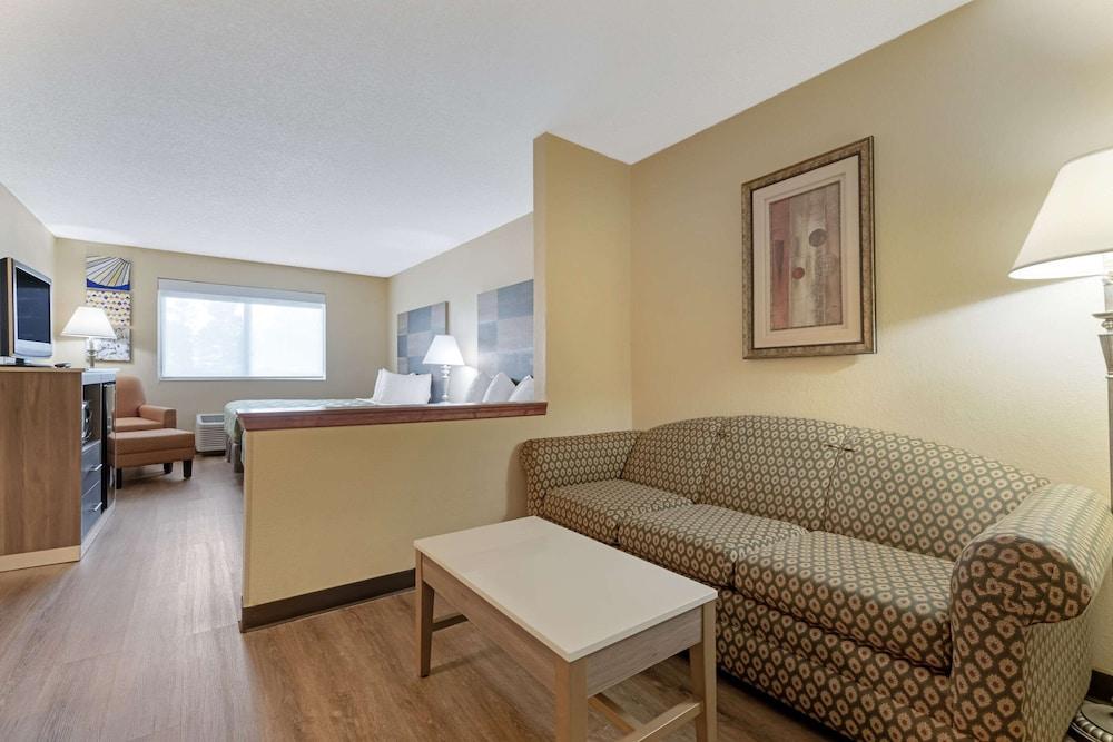 Quality Inn Bemidji photo 32