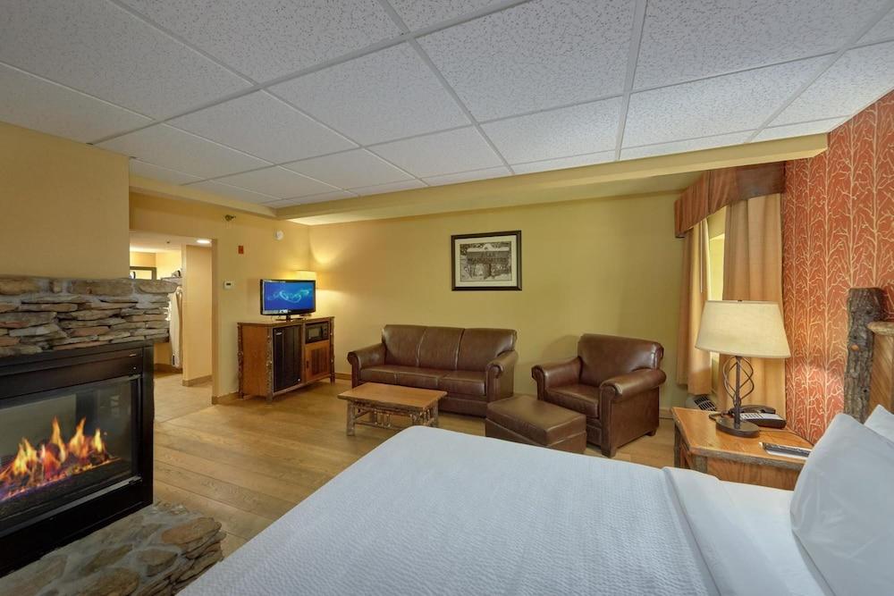 Old Creek Lodge photo 11