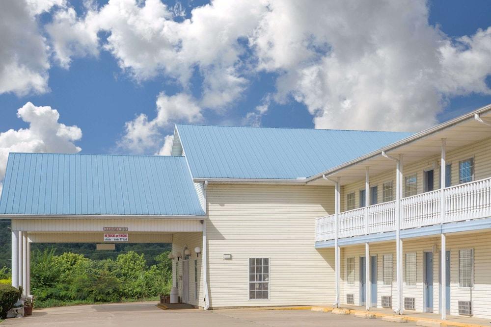 Days Inn by Wyndham Hardy photo 14