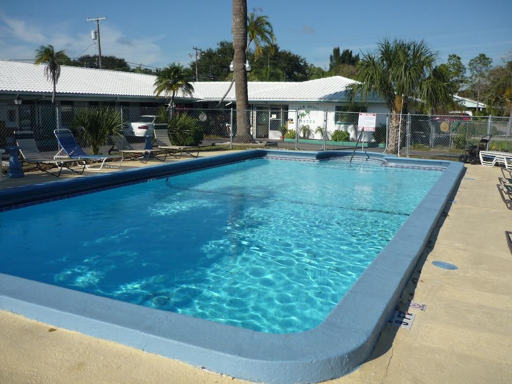 Palm Court Motel photo 34