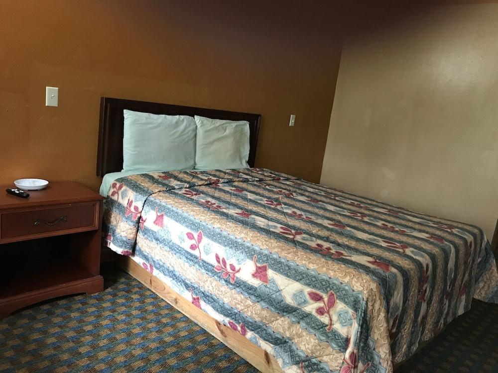 Budget Inn And Suites photo 19