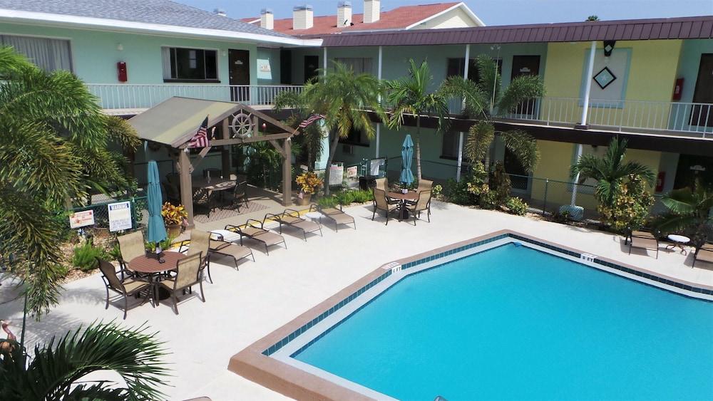 Island House Hotel photo 14