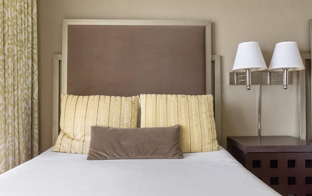 Plantation Hale Suites photo 12