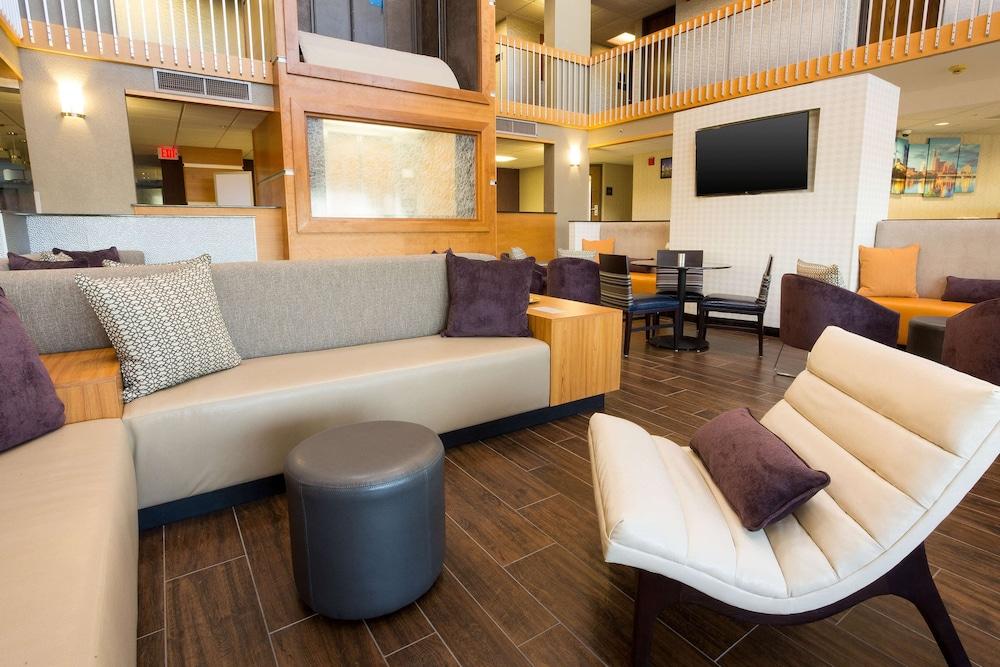 Drury Inn & Suites Austin North photo 1
