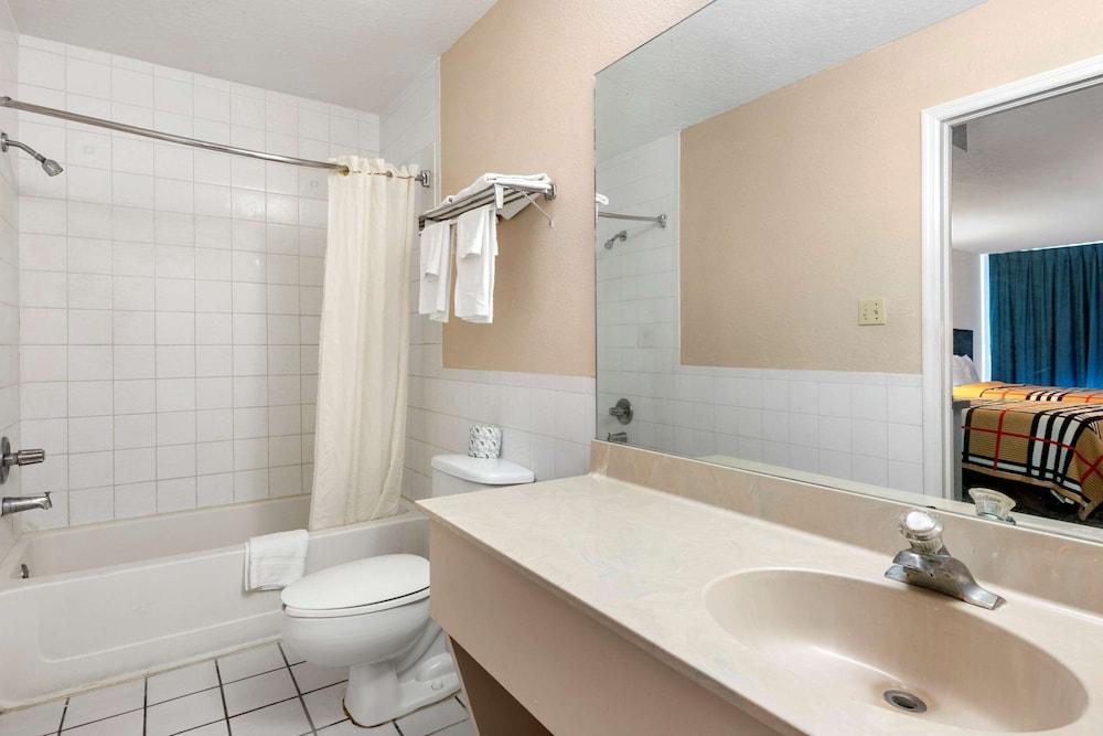 Rodeway Inn New Port Richey photo 15