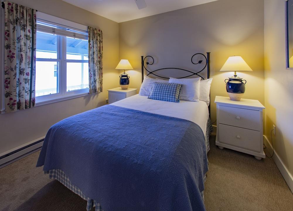 Edgewater Resort photo 30