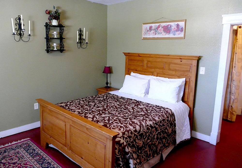 Historic Whiting Hotel Suites photo 10