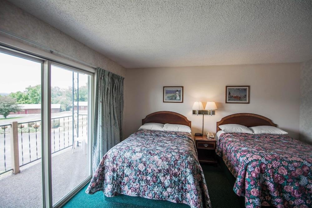 Econo Lodge Hornell photo 26