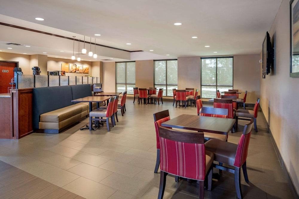 Comfort Suites Mobile photo 24