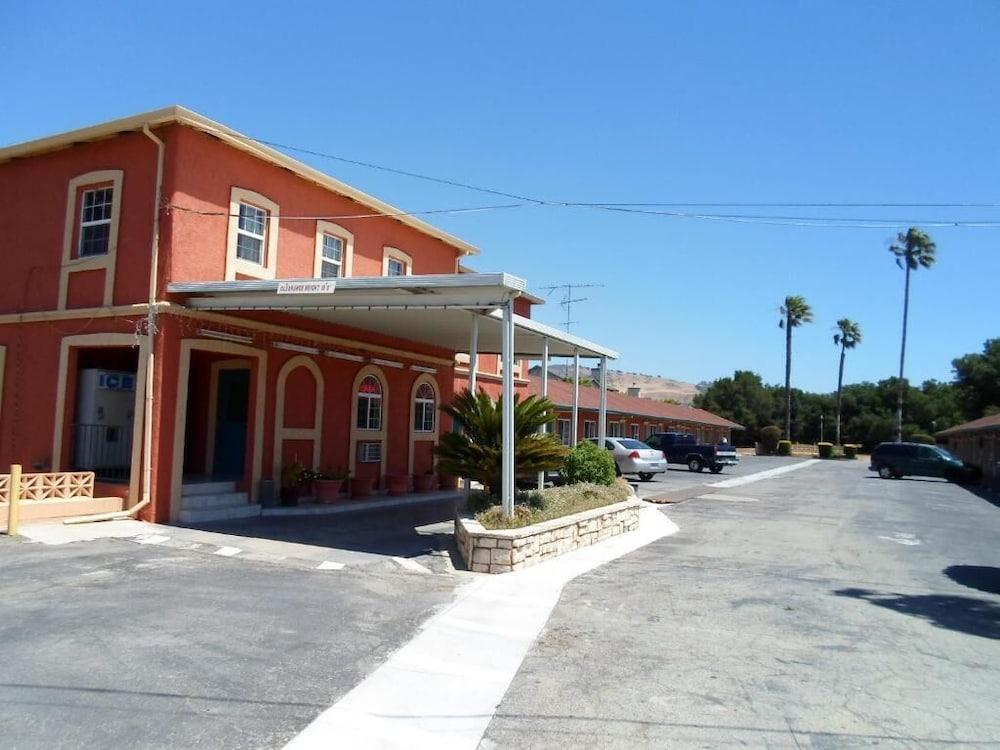 Budget inn photo 9