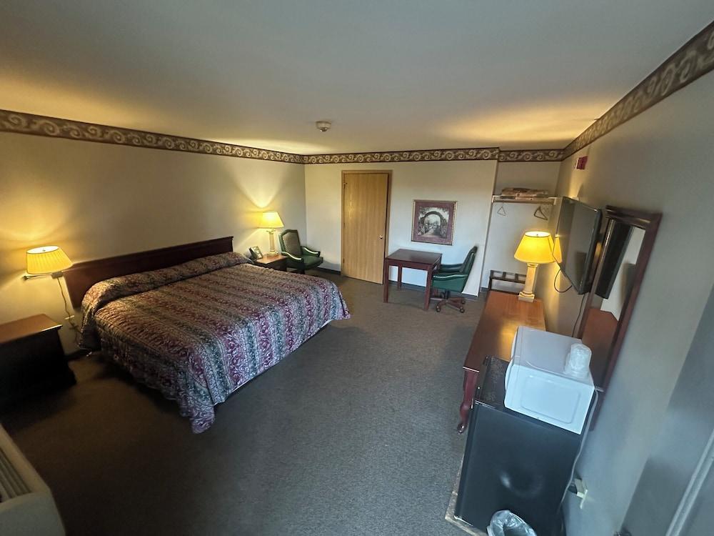 Oasis Inn Kenosha photo 2