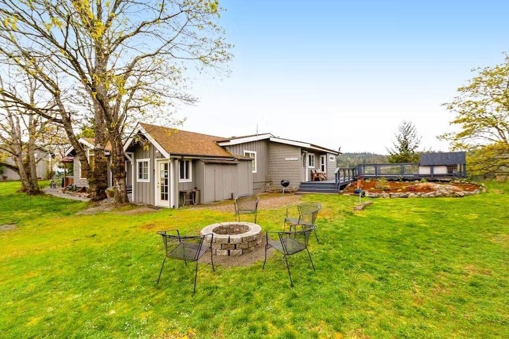 Deer Harbor Cottages photo 34