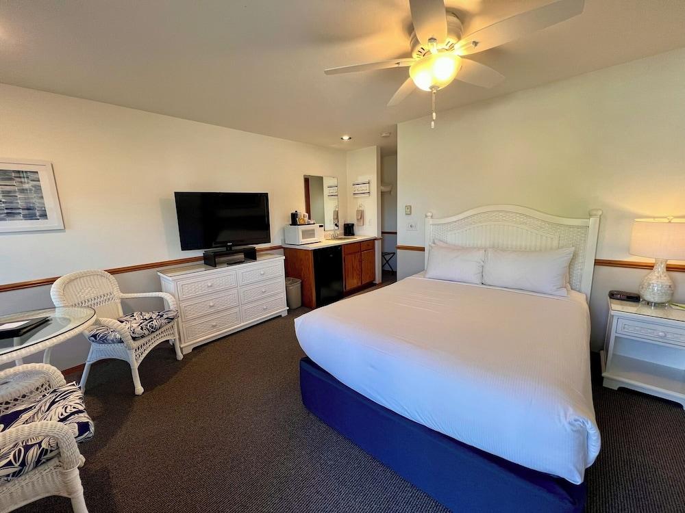 Bay Breeze Resort photo 74