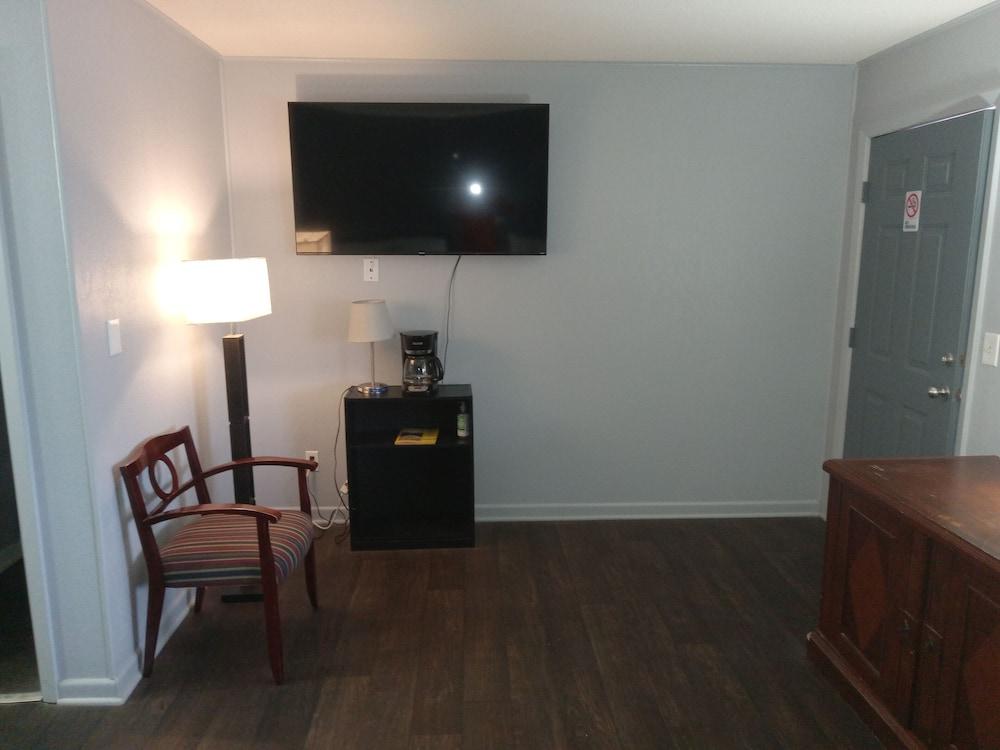 Western Hills Motel photo 2