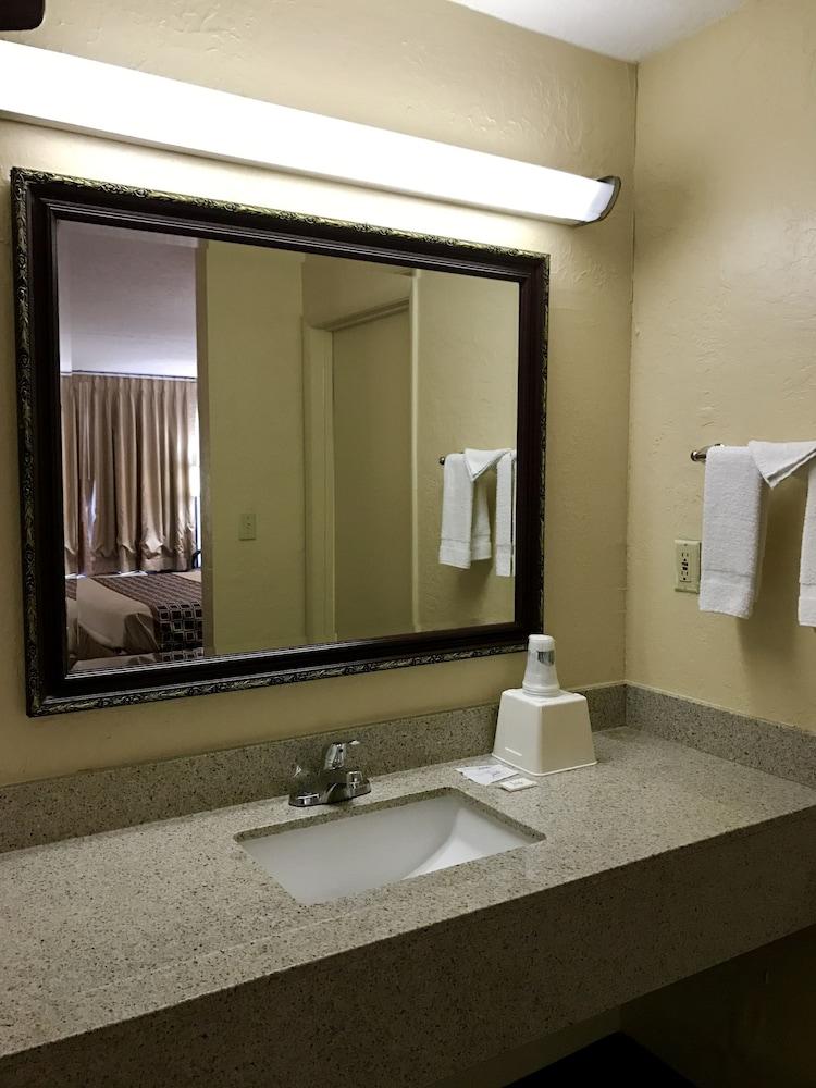 American Inn photo 6