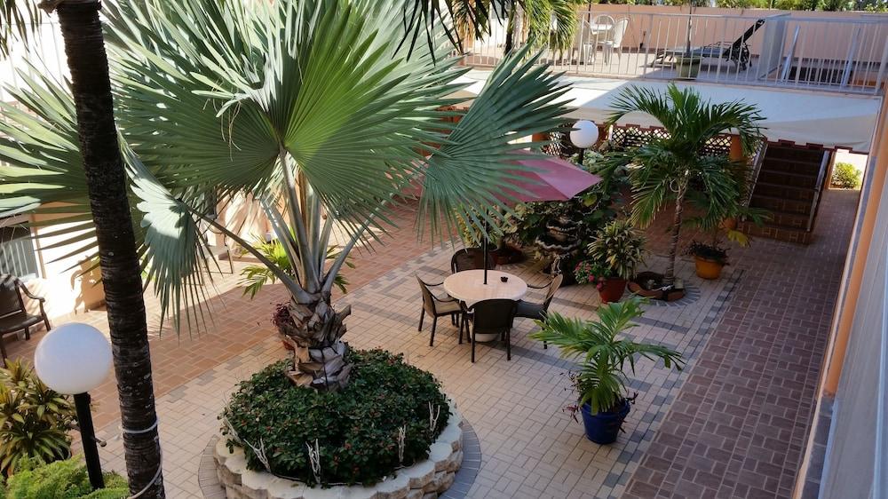 Lago Mar Motel and Apartments photo 25