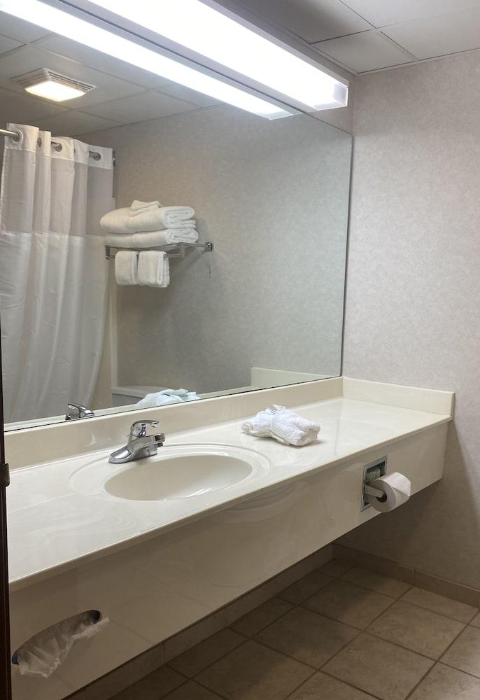 Osage Village Inn photo 17
