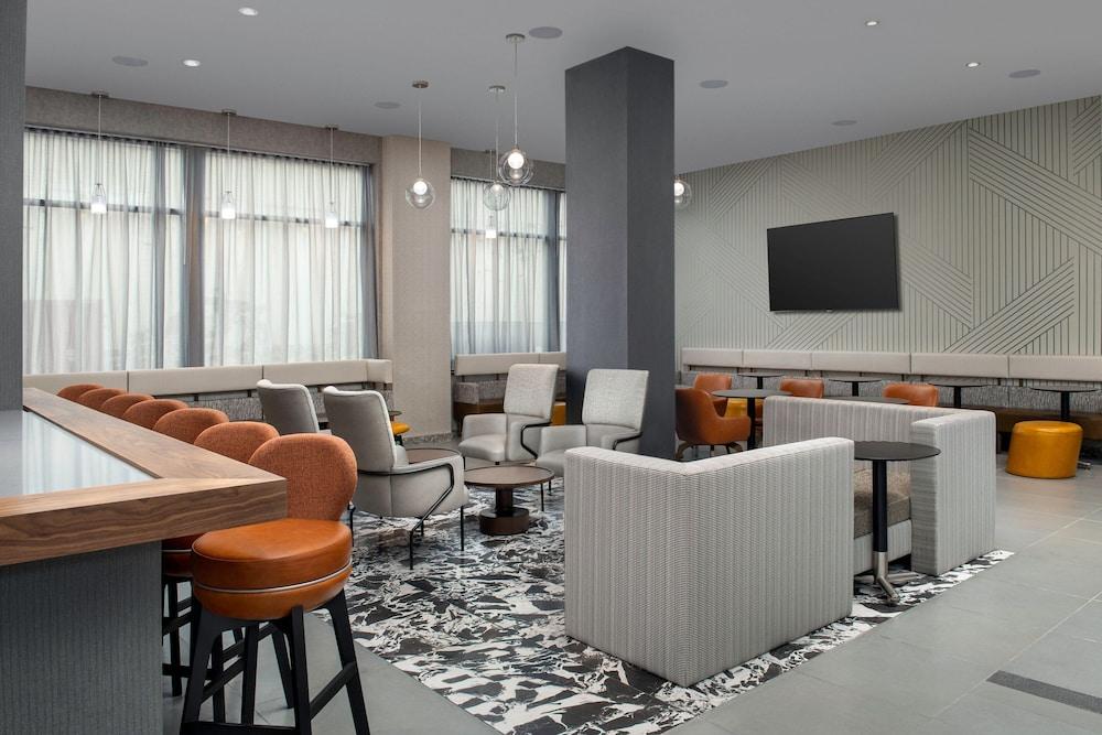 SpringHill Suites by Marriott New York Queens photo 4