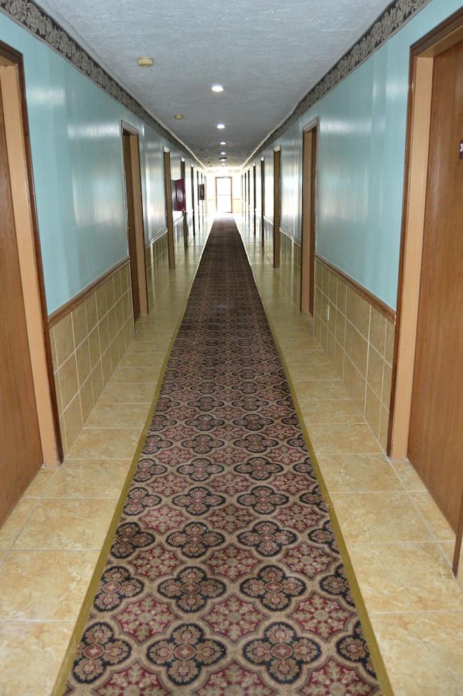 Budget Inn of Claypool Hill photo 29