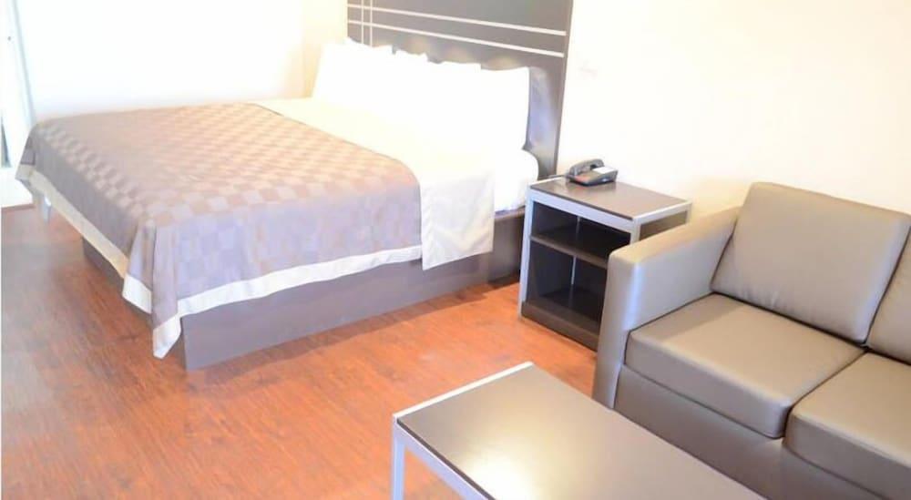 Regency Inn photo 31