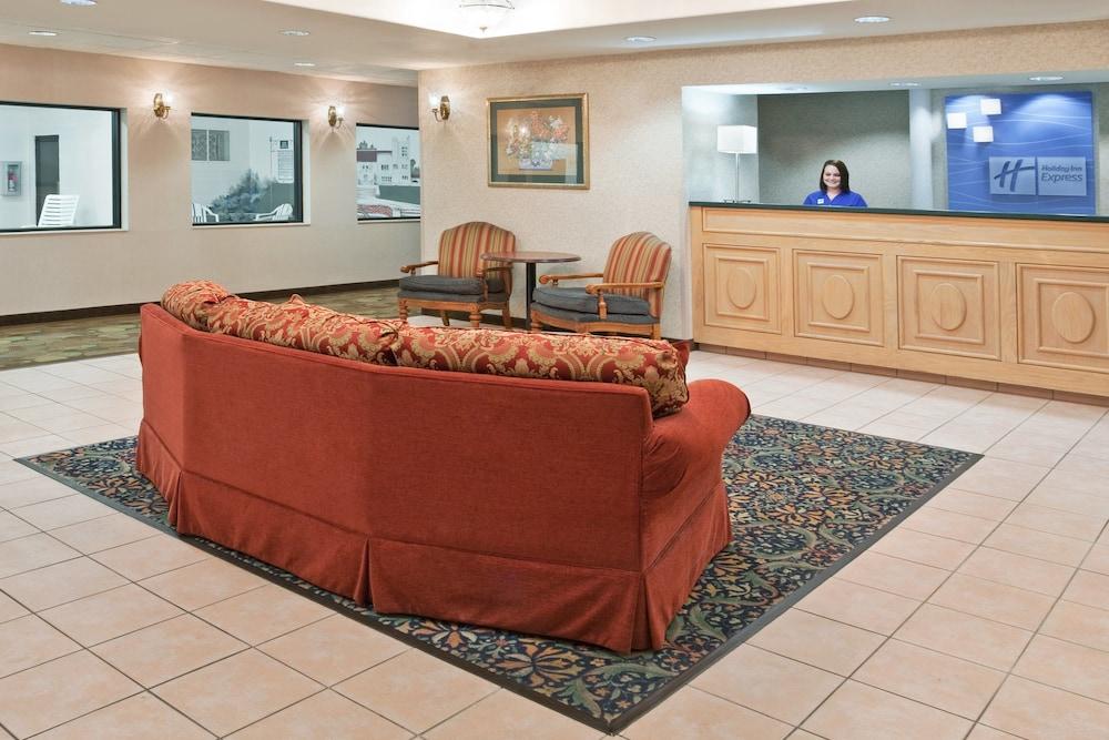 Holiday Inn Express & Suites Alliance by IHG photo 38