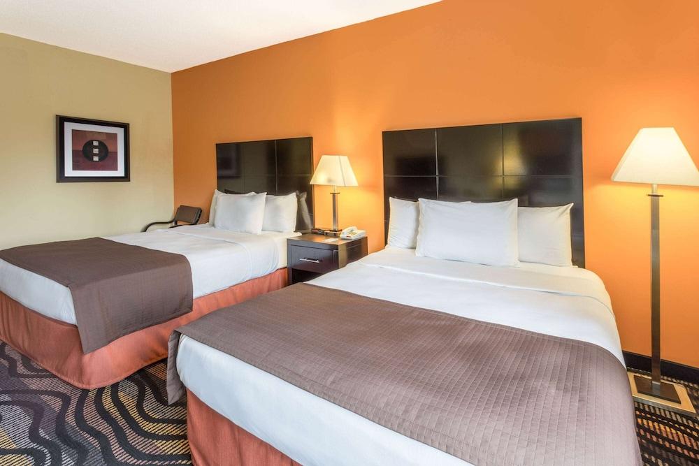 AmericInn by Wyndham Streator photo 15